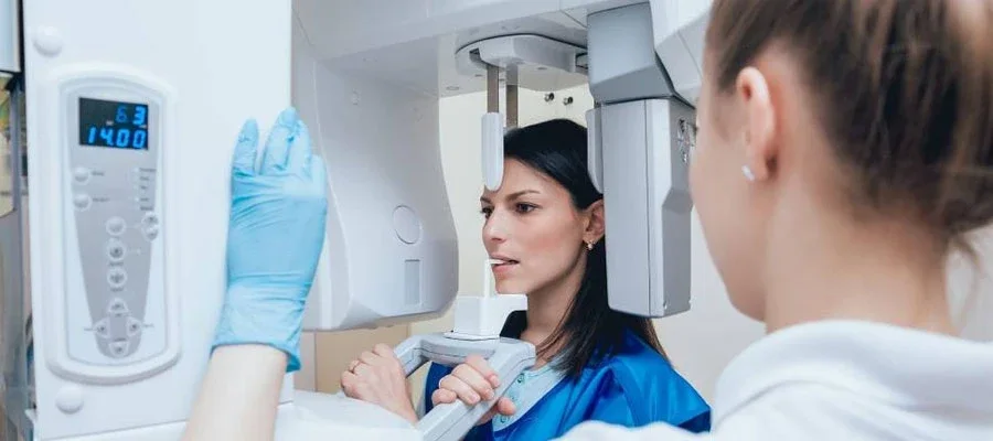 Dijital tomografi görüntüsü üzerinde implant planlaması